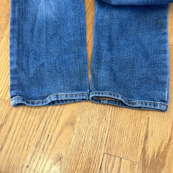 Gap Medium Wash Straight Legged Jean - Picture 6 of 10